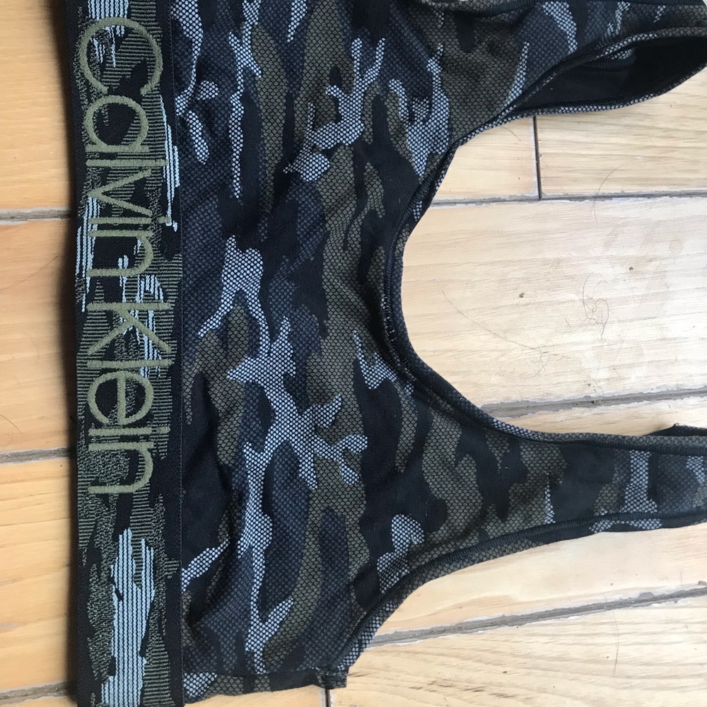 Sports bra no pads girl or women xs